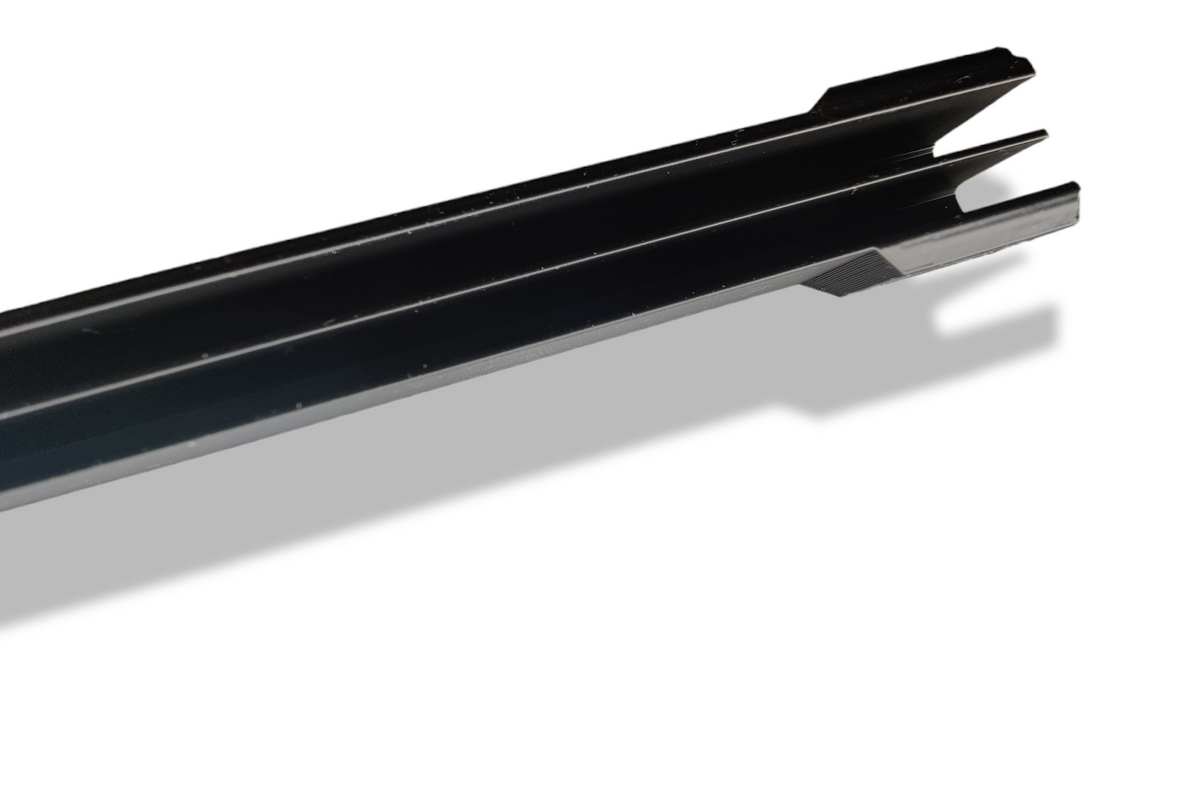 Schwarze Aquakallax Glasschiebeschiene Kallax mit zwei Führungsnuten und abgestuftem Ende für die Steckverbindung