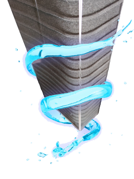Graue Ersatzfiltermatten für Aquakallax Konkav-Filter in einer transparenten Eckhalterung mit blauem Wasserband als Grafikmotiv