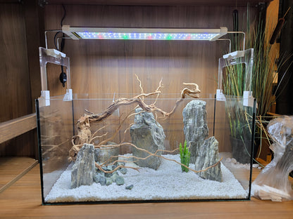 Aquakallax LED-Lift für Aufsatzleuchten in niedriger eingestellter Position über dem Aquarium