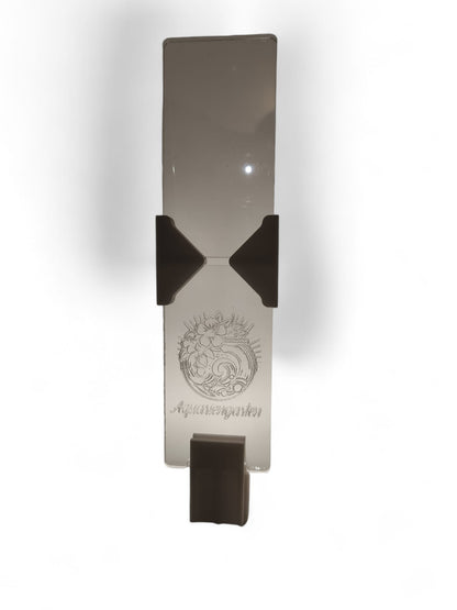 Aquakallax LED-Lift für Aufsteckleuchten: transparente Höhenschiene mit Klemmteilen und Aquariengarten-Gravur, Vorderansicht