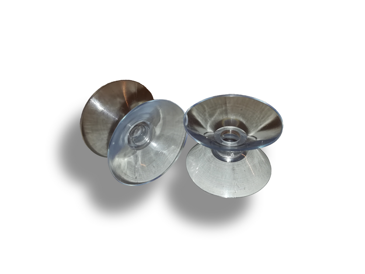 Zwei transparente Aquakallax Doppelsauger mit 37 mm Durchmesser in unterschiedlichen Produktansichten